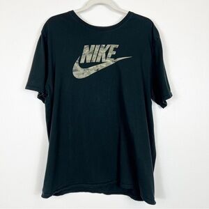 Nike Short Sleeve Crew Neck Black Tee Shirt Camo Swoosh & Spell Out Mens Size XL